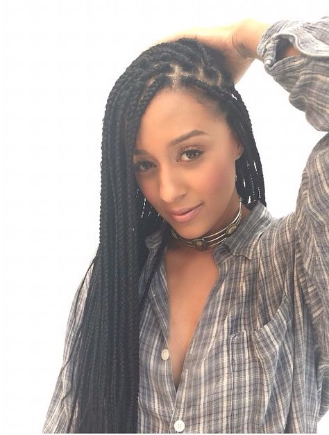 brianbees: Yes God Tia!!!! That look is where you live  yin-meets-yang: Tia Mowry in braids is everything I’ve ever dreamed of