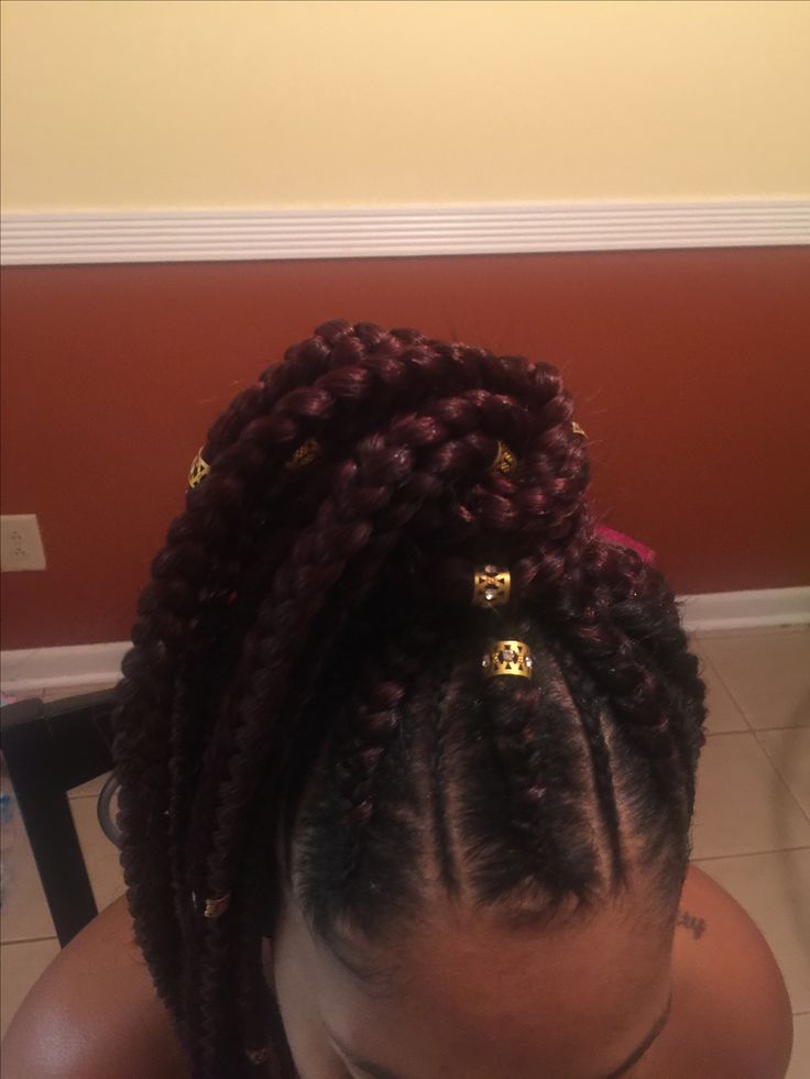 Invisible ponytail with feed braids