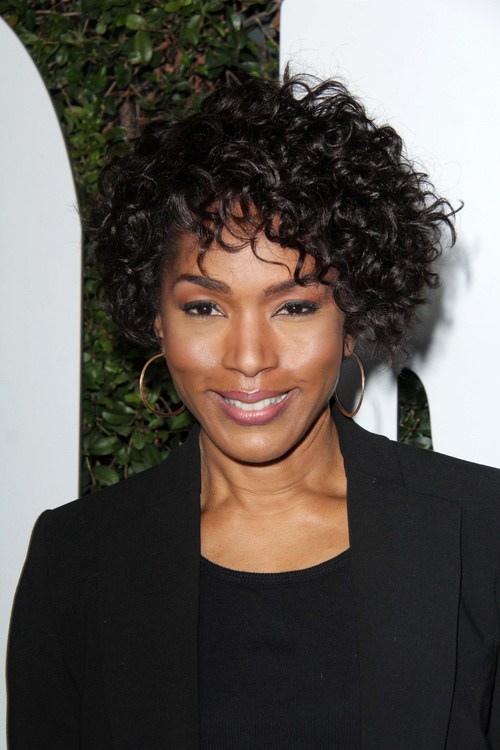 short curly hairstyle for black women
