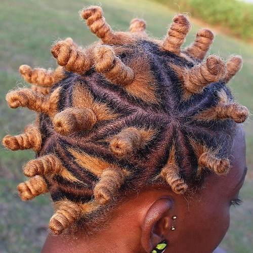 Bantu Knots With Triangular Parts