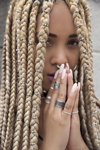 Box braids with hair rings