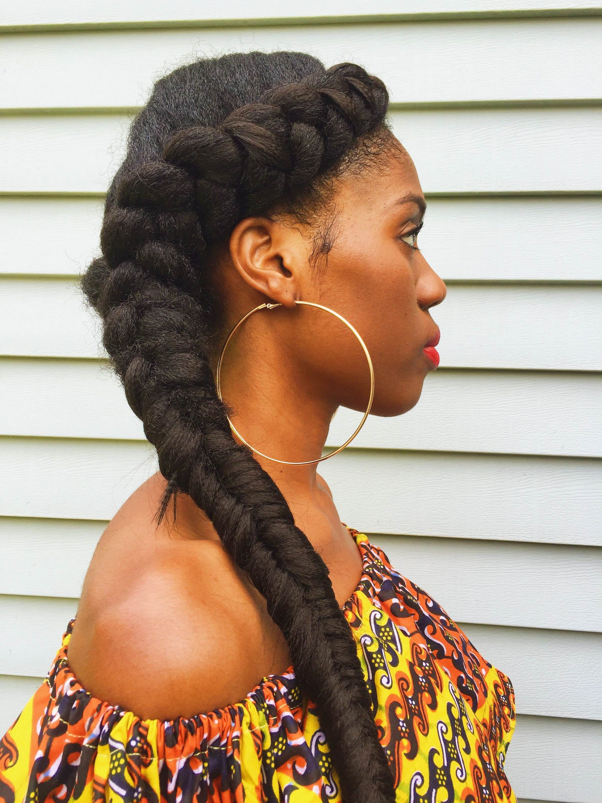 30 Eyecatching Ways To Style Curly And Wavy Ponytails