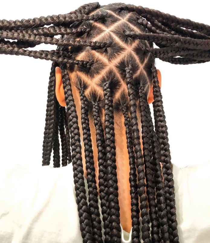 16 diamond knotless braids style CVYAILKryD6