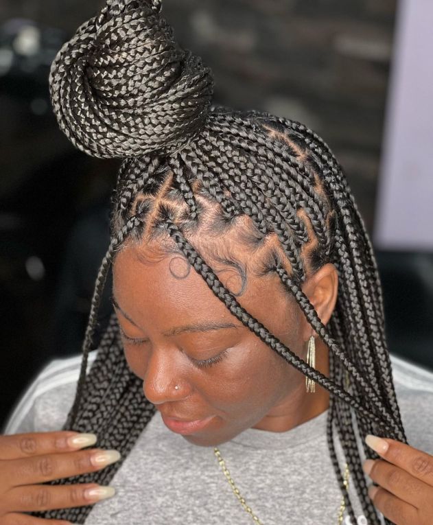 41 eye catching half up half down knotless braids CVT9AEoMWjM