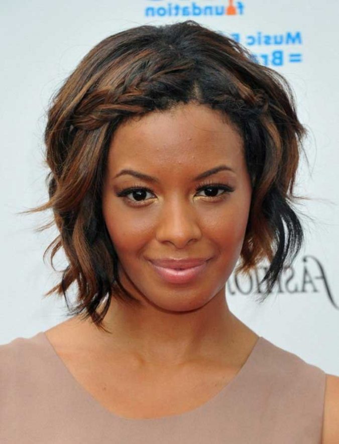 Black Bob hairstyle and Caramel highlights 2 675x885 1