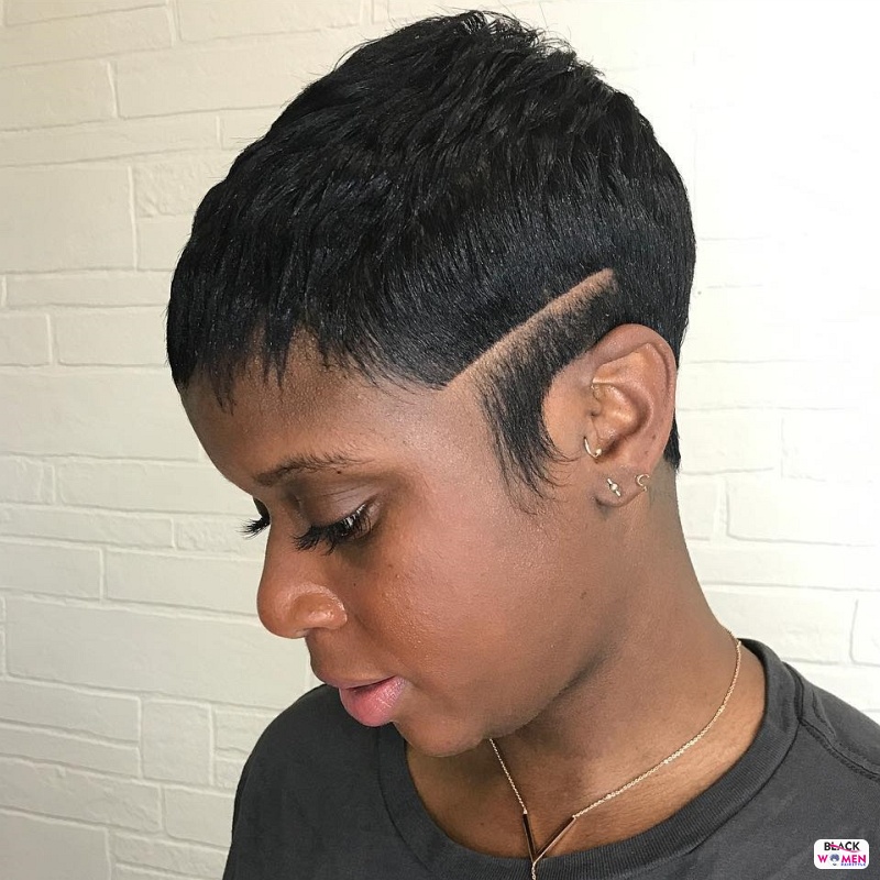 44 short hairstyle with a shaved line for black woman BapzVIkjzP9