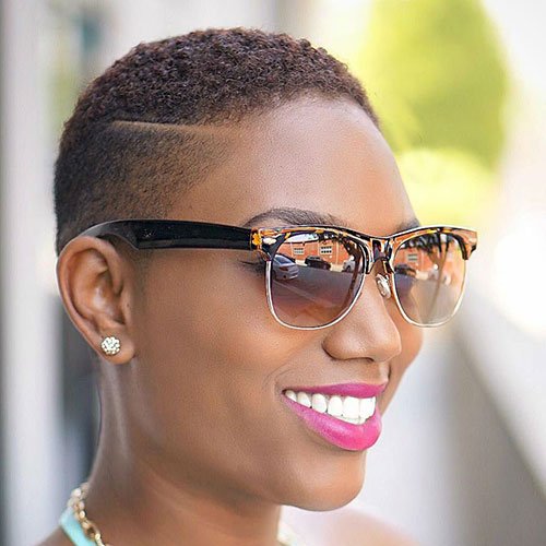 Coupe buzz pour les femmes noires