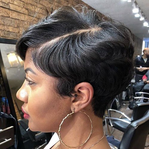 Side Parted Pixie pour cheveux noirs