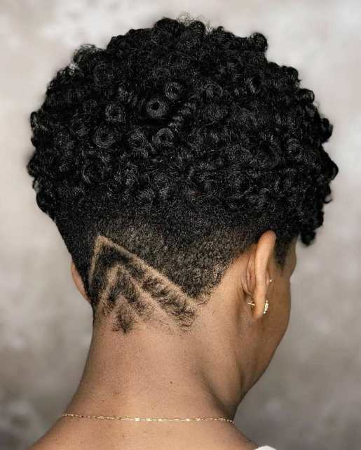 14 curly hairstyle with shaved nape BdyXNyKh0gB