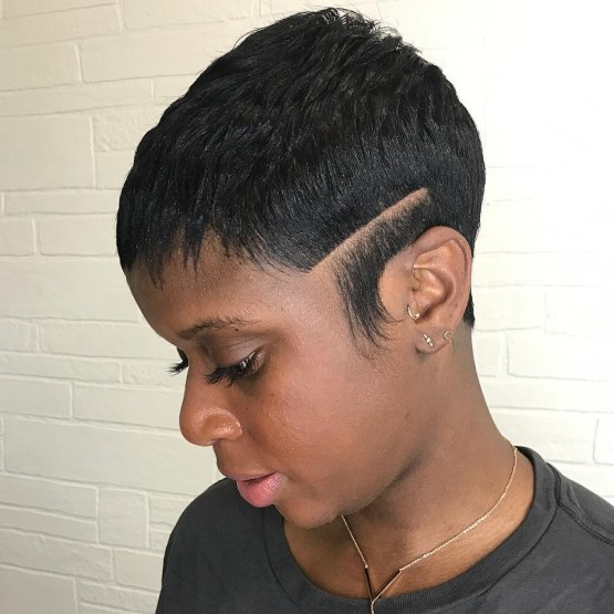 44 short hairstyle with a shaved line for black woman BapzVIkjzP9
