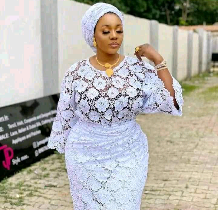1652781825 959 Chic And Beautiful White Lace Aso Ebi Styles For Women