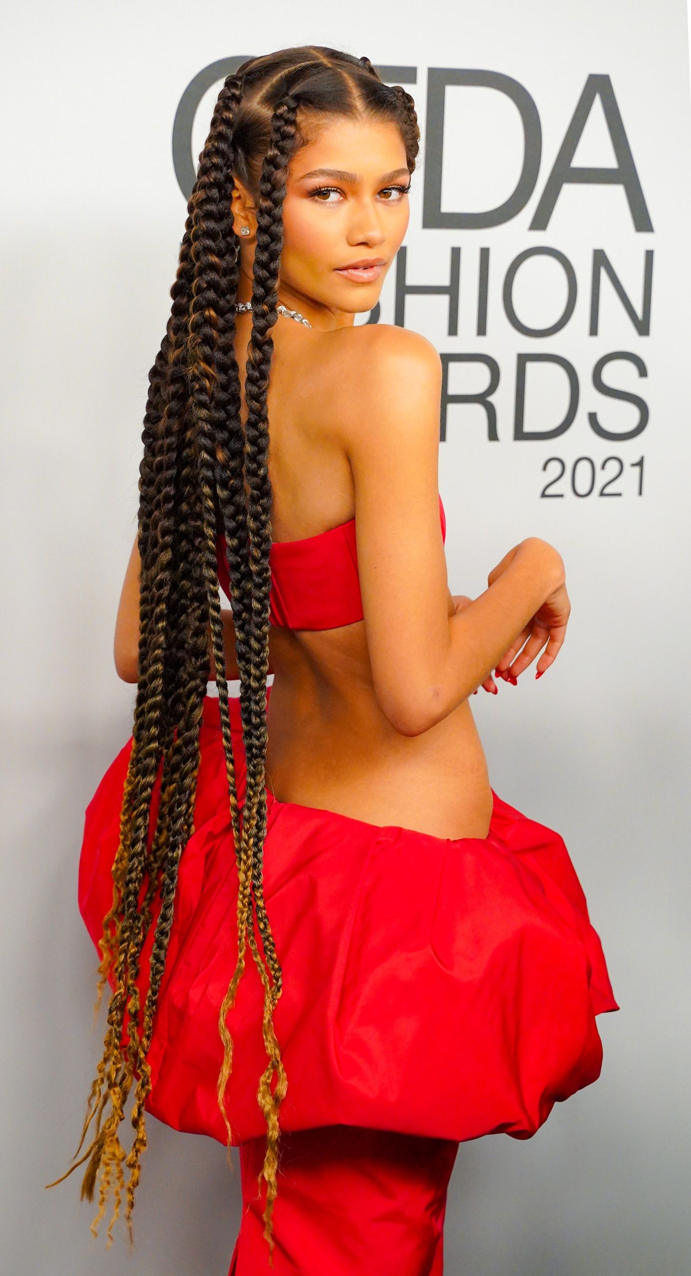 Zendaya Jumbo Box Braids CFDA 2021 scaled