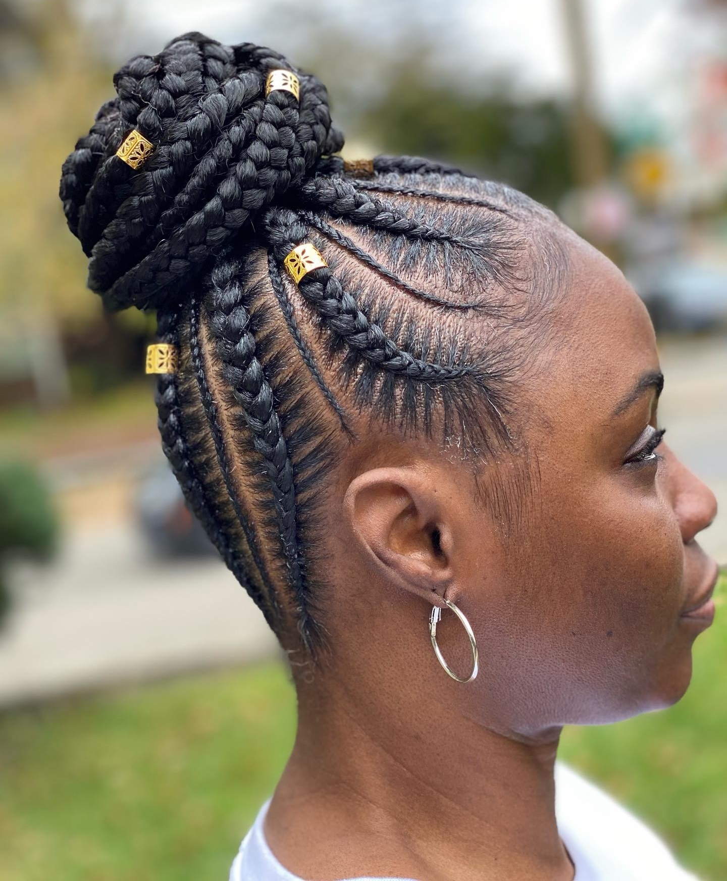 10 elegant stitch braids in a bun CYtZnfhuWZd