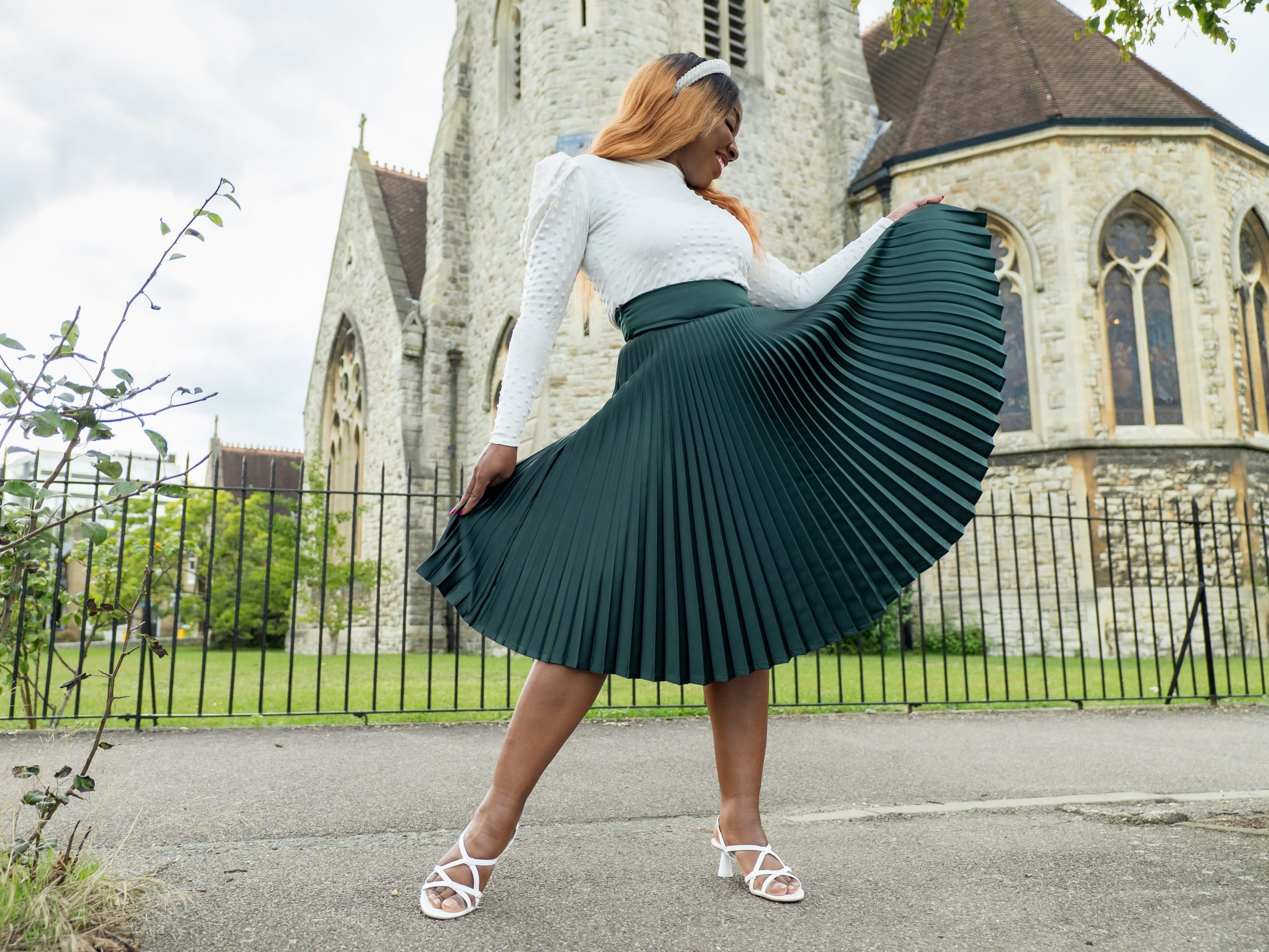 See how to sew this sunray pleated skirt by scaled