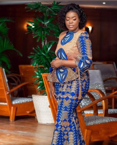 FACTORS TO CONSIDER WHEN CHOOSING AN ANKARA DRESS FOR CHURCH 9