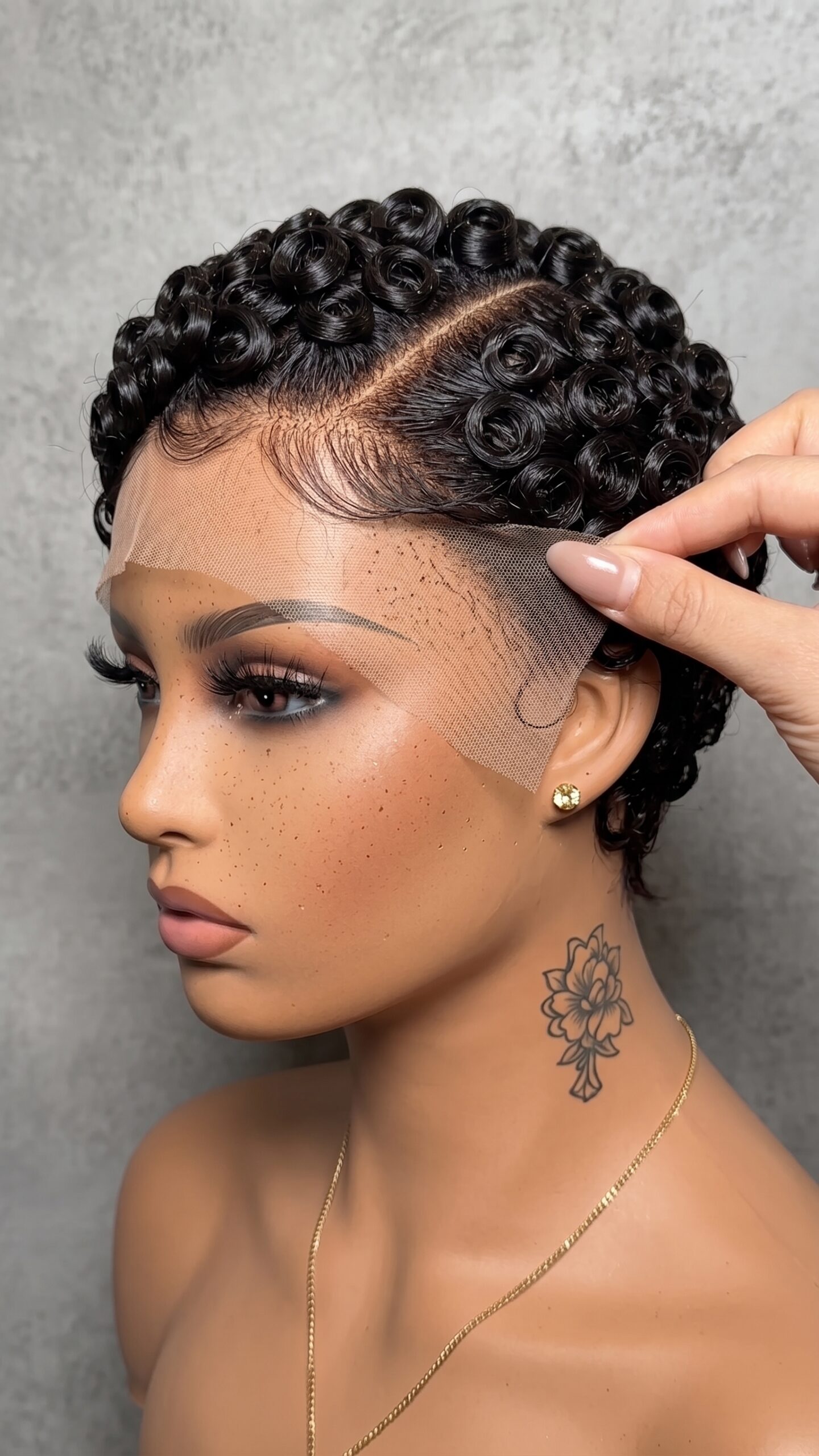 Hair Products Do Not Keep Side Partings Crisp, Proper Lace Tension Does #yourfashionassistant