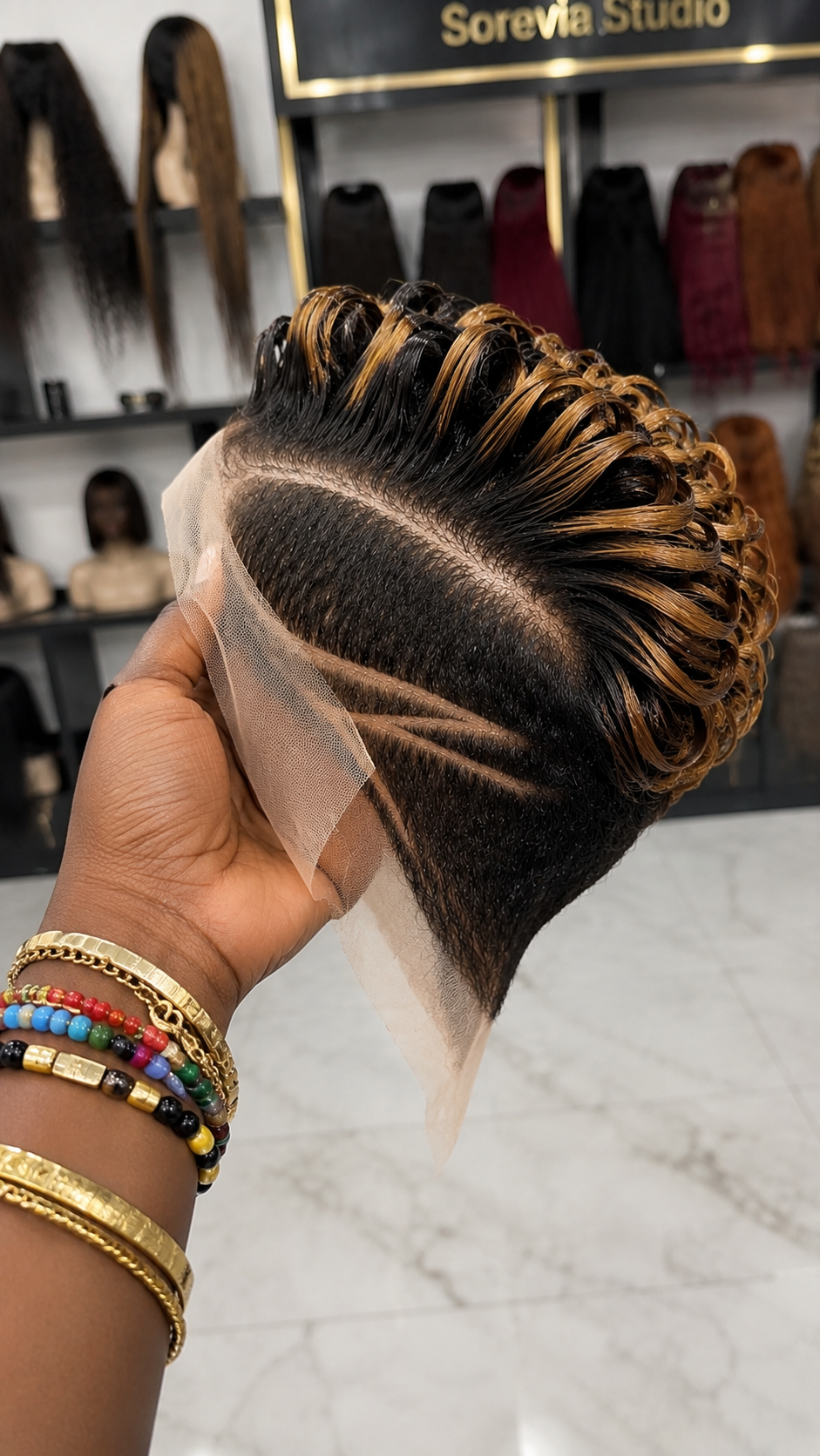 One Bold Line Says As Much As Five Delicate Ones. This Unit Bets On The Single Stroke #haircutsforwomensh One Bold Line Says As Much As Five Delicate Ones. This Unit Bets On The Single Stroke #haircutsforwomensh
